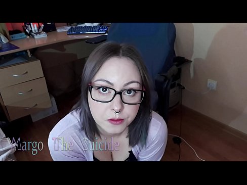 ❤️ Ragazza sexy con gli occhiali succhia il dildo profondamente sulla macchina fotografica ❤️ Video di sessoal it.zhangshumeng.top ☑